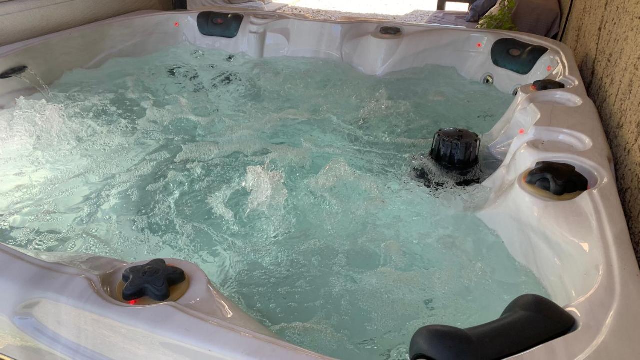 אבנסן Gite A La Campagne Avec Jacuzzi מראה חיצוני תמונה
